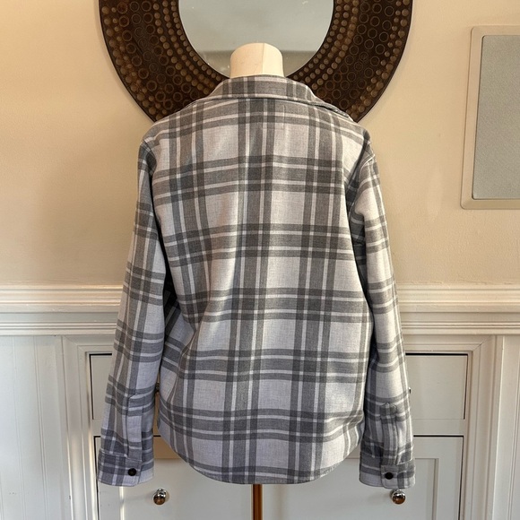 Vuori Men’s Range Shirt Jacket Gray White Plaid Fleece Lined Size Small - Picture 6 of 6